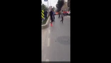 İstanbul'da askeri kışlanın karşısında patlamadan saniyeler sonrası