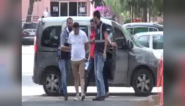 Sahte binbaşı düğün alışverişi yaparken yakalandı
