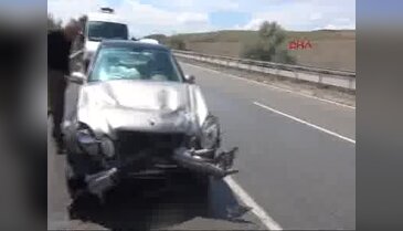 Kırıkkale'de zincirleme kaza: 3'ü polis 4 yaralı