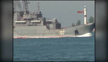 Rus Donanmasına ait 2 gemi Boğaz'dan geçti