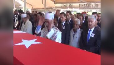 Şehit Güler'i 15 bin Hataylı son yolculuğuna uğurladı