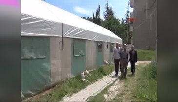 Beş yıldır çadır mescitte ibadetlerini yapıyorlar