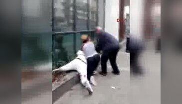 İzmir'de bıçaklı kadınların kavgasına kimse müdahale edemedi