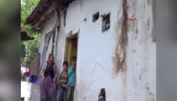 Çökme tehlikesi bulunan evde yaşam mücadelesi