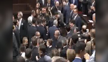 Binali Yıldırım: Yeni Anayasa'yı gerçekleştirmek için çalışmalara hemen başlayacağız - 1
