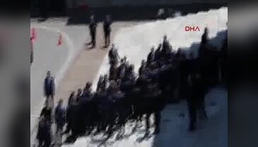 Binali Yıldırım TBMM'de böyle karşılandı