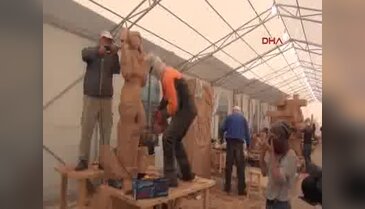 Aylan bebeğin ahşap heykelini yaptı
