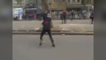 Eylemci komiseri yere serdi