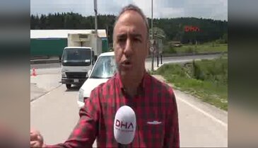 AVM yolunun kazılmasına tepki gösteren esnaf yol kapattı