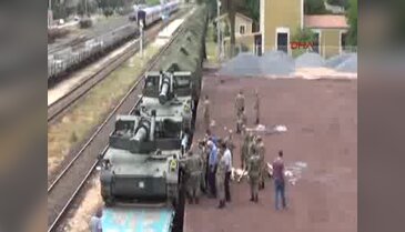 Suriye sınırındaki İslahiye'ye obüs sevkiyatı