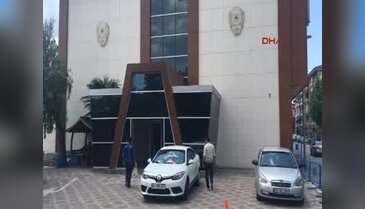 İzmit'te sahte polisler dolandırıcılık yaparken yakalandı