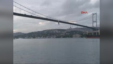 Rus savaş gemisi İstanbul Boğazı'ndan geçti