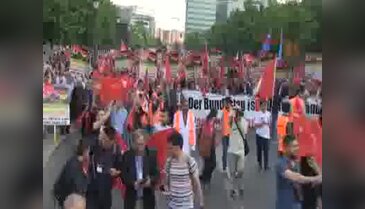 Berlin'de 'Ermeni soykırımı iddialarına' karşı yürüyüş