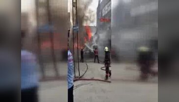 Kamyonet alev alev yandı