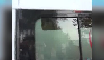 Polisten yüzerek kaçmak isteyince yakalandı