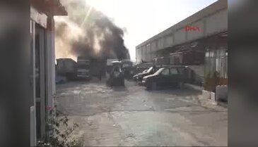 Bandırma'da oto hurda deposunda korkutan yangın