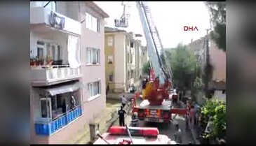 Bursa'da itfaiye eri canını zor kurtardı