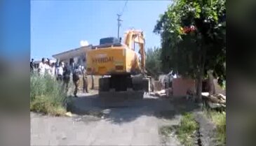 Freni tutmayınca eve giren traktörün sürücüsü öldü