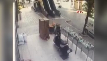 Kamyonun açılan damperi üst geçidin köprüsünü koparttı