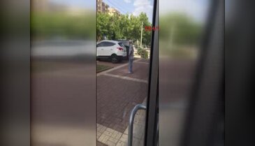 Emekli öğretmen bıçakla kendini yaraladı