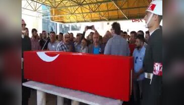 Şehit Mehmet Akpınar son yolculuğuna uğurlanıyor - 1