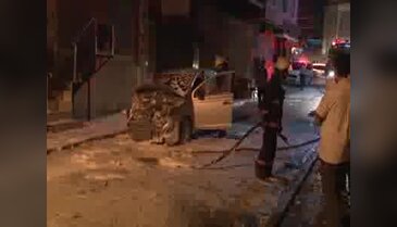 İstanbul'da 3 otomobil kundaklandı
