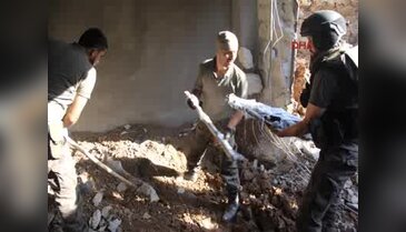 Nusaybin'de PKK'lı teröristler teslim olmadan önce kullandıkları silahları strech filmlere sararak gömmüşler