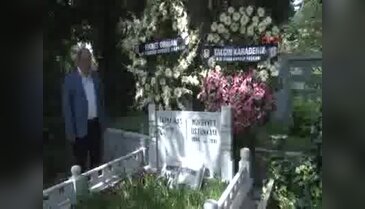 Merhum Beşiktaş Başkanı Mehmet Üstünkaya kabri başında anıldı