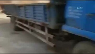 Devasa bina böyle yıkıldı