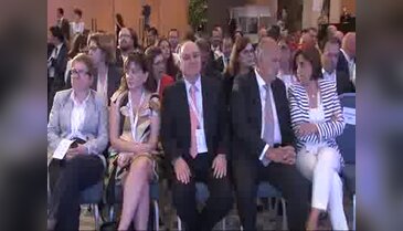 Symes: "Tarihsel olayların siyasi gündemi istismar etmesine izin vermemeliyiz"
