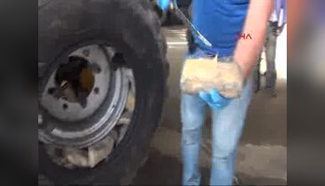 Tır vincinin lastiklerinde 311 kilo eroin yakalandı