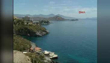 Kuşadası sahilinde ilginç görüntü