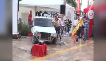 Dans ederek kalp masajını öğrettiler