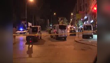 Caddeye iki ses bombası atıldı: 1 gözaltı