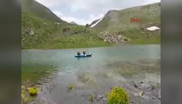 Hakkari'de 2 bin 700 rakımlı gölde kano gösterisi