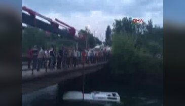 Öğrenci otobüsü sulama kanalına devrildi 7 öğrenci öldü