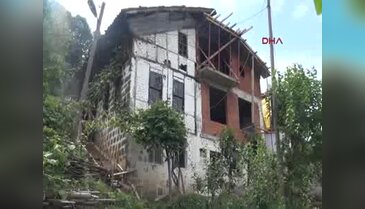 Baba mirası evi ortadan ikiye bölüp paylaştılar
