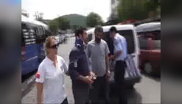 Yolcu minibüsü 5 araca çarptı 4 yolcu yaralı