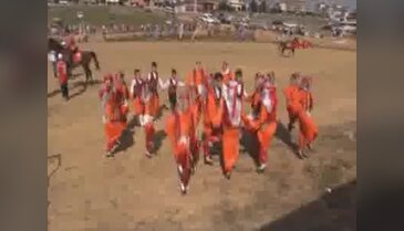 Darıca'da cirit şöleni birbirinden renkli görüntülere sahne oldu