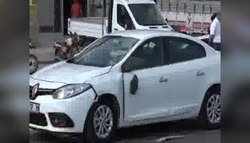 Yola koşunca otomobil altında can verdi