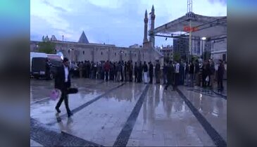 Sivas'ta iftar çadırı mültecileri sevindirdi