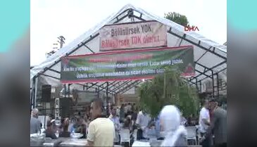 Diyarbakır'da, 'Bölünürsek yok, bölüşürsek yok oluruz' iftar çadırı açıldı