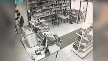 Bursa'daki deprem anı kameralara böyle yansıdı!