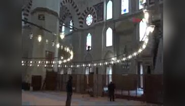 Patlamada hasar gören Şehzade Camii'nde onarım çalışması
