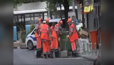 Bombalı saldırının gerçekleştiği yerde enkaz kaldırma çalışmaları sürüyor
