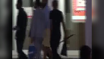 Önce şaşırıp, korktu sonra gelen sürpriz evlenme teklifiyle mutlu oldu