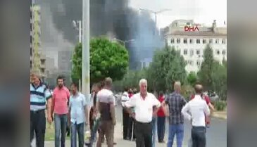 Mardin'in Midyat ilçesinde Emniyet Müdürlüğü önünde patlama - 2