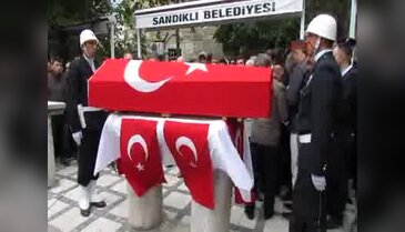 Afyon'da Şehit polis memuru Yaşar Özlem'i 10 bin kişi uğurladı