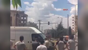 Mardin'in Midyat ilçesinde Emniyet Müdürlüğü önünde patlama - 2