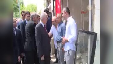 Başbakan Yıldırım'ın telsizle polislere seslenirken çekilen görüntüsü